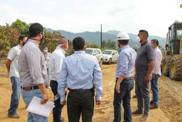 VÍAS DEL SECTOR RURAL DE URDANETA SON INTERVENIDAS POR LA PREFECTURA